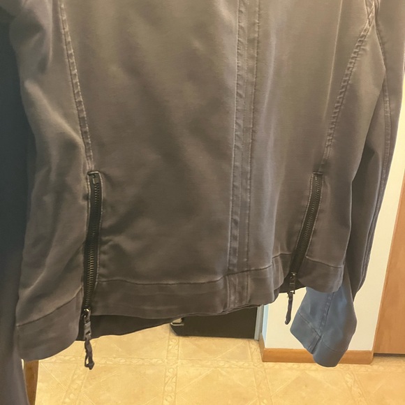 $149 Evereve Peyton Jensen gray stretchy moto jacket. Lots of details Size Large - Picture 12 of 14